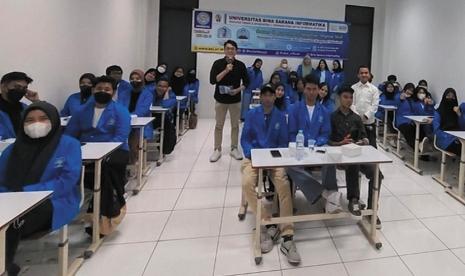 Program studi (prodi) Sistem Informasi Akuntansi Universitas BSI (Bina Sarana Informatika) kampus Karawang sukses melaksanakan seminar Profesionalisme dan Kompetensi Program Studi, Kamis (22/12/2022). Seminar yang dihadiri oleh seluruh mahasiswa semester 1 Prodi Sistem Informasi Akuntansi Universitas BSI kampus Karawang secara hybrid ini bertajuk Pentingnya Profesionalisme Dalam Peningkatan Kompetensi Mahasiswa.