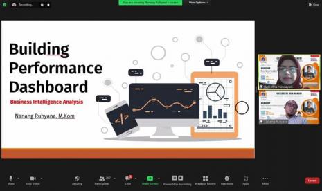 Program studi (prodi) Sistem Informasi Fakultas Teknologi Informasi (FTI) Kampus Digital Bisnis Universitas Nusa Mandiri (UNM) sukses menyelenggarakan workshop Building Performance Dashboard Business Intelligence Analysis. Webinar ini digelar secara daring pada Sabtu (19/11/2022) pukul 09.00 hingga 12.00 WIB. 