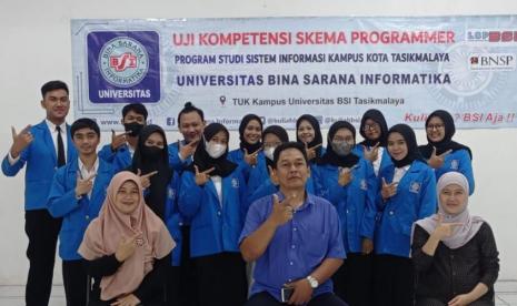 Program Studi (Prodi) Sistem Informasi Universitas BSI (Bina Sarana Informatika) kampus Tasikmalaya menyelenggarakan uji kompetensi skema programmer.