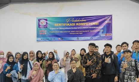 Program Studi Sistem Informasi Akuntansi Universitas BSI (Bina Sarana Informatika) kampus Tegal mengadakan acara Pembekalan Sertifikasi Kompetensi Pemrograman buat mahasiswa semester 4 dan 6.