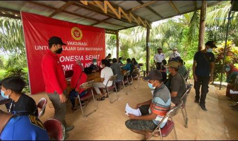 Program vaksinasi di berbagai daerah di Provinsi Kalimantan Tengah (Kalteng). Binda Kalteng targetkan sekitar 70 persen masyarakat sudah divaksin agar terbentuk herd immunity.