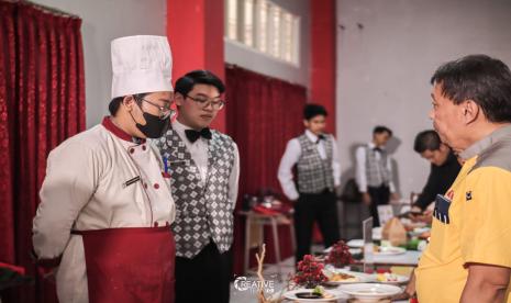  Proses belajar di SMK Telkom Pariwisata Bandung