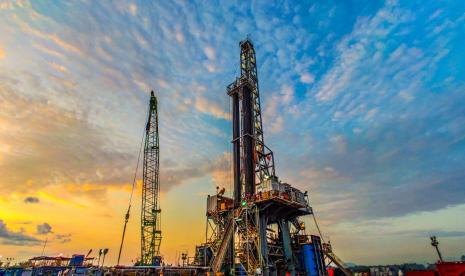 Proses Drilling di Lapangan Jambaran Tiung Biru, Blok Cepu. 