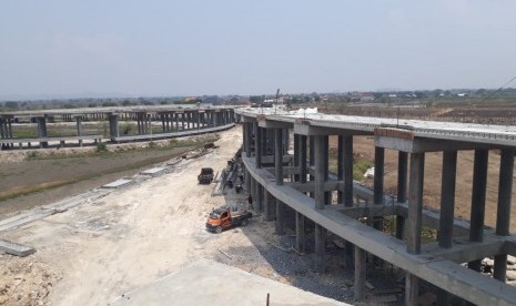 Proses pembangunan jalan tol (ilustrasi)