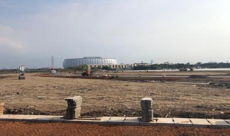 Proses penyelesaian lintasan Formula E di Ancol, Jakarta Utara. Wakil Ketua DPRD DKI Zaita Anjani harapkan pengganti Anies lanjutkan Formula E.