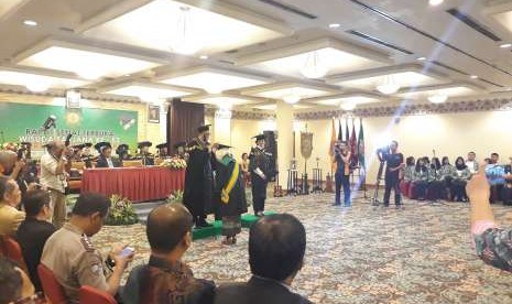 Prosesi wisuda sarjana ke-53 Universitas Widya Mataram di Grand Quality Hotel.