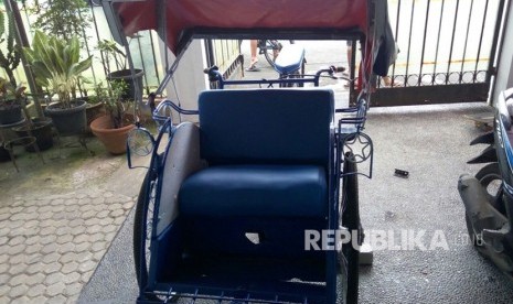 Prototipe becak listrik yang dibuat Hanafi Rais untuk Pemerintah Provinsi DKI Jakarta. 