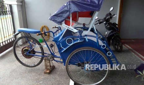 Prototipe becak listrik yang dibuat Hanafi Rais untuk Pemerintah Provinsi DKI Jakarta. 