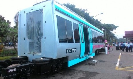  Prototipe kereta penghubung Bandara Adi Soemarmo-Stasiun Solo Balapan.