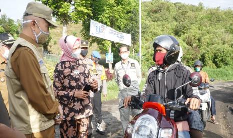 Provinsi Jambi mengumumkan komitmen besama dalam bentuk deklarasi dalam melawan penyebaran Covid-19, khususnya jelang hari raya Idul Fitri 1442 Hijriah. 