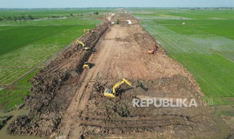 Proyek pembangunan jalan tol akses Patimban.