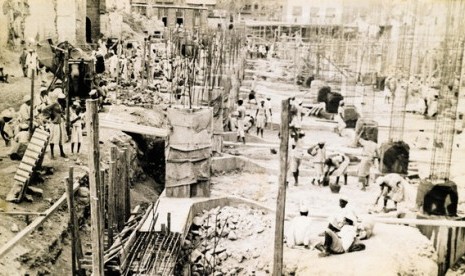 Proyek perluasan Masjid Nabawi pada tahun 1951.