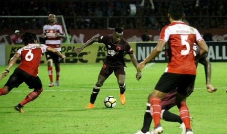 PSM Makassar mengalahkan Madura United dengan skor 2-0 dalam lanjutan Liga 1 di Stadion Andi Mattalatta, Makassar, Sulawesi Selatan, Rabu (30/5) malam. 