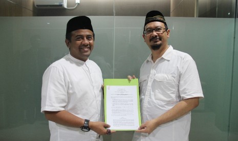 PT Agrisatwa Jaya Kencana (AJK) atau lebih dikenal dengan Agrisatwa menunaikan zakat sebesar Rp 1,8 miliar melalui Lembaga Amil Zakat Nasional (Laznas) Inisiatif Zakat Indonesia (IZI).