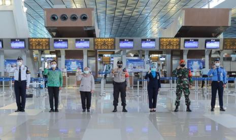 PT Angkasa Pura II meningkatkan kesiagaan guna memastikan protokol kesehatan dijalankan secara ketat, serta memastikan kesiapan fasilitas keamanan, keselamatan dan pelayanan di bandara. 