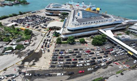 PT ASDP Indonesia Ferry (Persero) mengapresiasi atas kepatuhan seluruh pengguna jasa penyeberangan yang telah mempersiapkan perjalanan sejak jauh hari, khususnya membeli tiket ferry secara mandiri via Ferizy ataupun mitra resmi pada periode layanan arus balik Angkutan Lebaran 2024 ini.