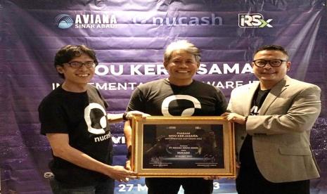 PT Aviana Sinar Abadi Tbk dan PT Nusantara Nucash Utama (NuCash) melakukan kerjasama dalam pengembangan aplikasi NuCash melalui kolaborasi penjualan produk digital.  Dalam kolaborasi ini, NuCash akan memanfaatkan fitur-fitur produk Software IRS dari Aviana Sinar Abadi untuk mengembangkan aplikasi perusahaan terafiliasi dengan Nahdlatul Ulama (NU) ini.