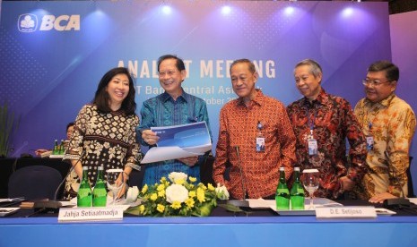 PT Bank Central Asia Tbk. memaparkan kinerja bank kuartal III 2019 di Hotel Indonesia Kempinski, Jakarta, Senin (28/10).