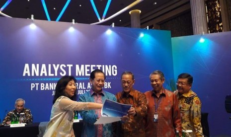 PT Bank Central Asia Tbk menyelanggarakan Paparan Kinerja Semester I 2019 di Hotel Kempinski, Jakarta, Rabu (24/7). 