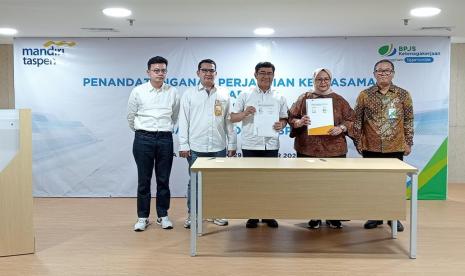 PT Bank Mandiri Taspen (Bank Mantap) menggandeng BPJS Ketenagakerjaan untuk berkolaborasi mewujudkan keberlangsungan hidup  yang aktif dan produktif melalui program Tiga Pilar Mantap Indonesia, yaitu Mantap Sehat, Mantap Aktif, dan Mantap Sejahtera.