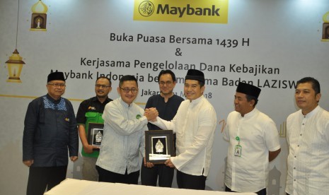 PT Bank Maybank Indonesia Tbk  (Maybank Indonesia) bekerja sama dengan Global Wakaf Foundation dan empat lembaga Laziswaf lain menyalurkan dana kebajikannya.