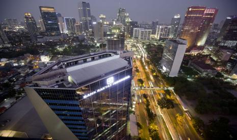 PT Bank Rakyat Indonesia (Persero) Tbk berkomitmen dalam penerapan Keuangan Berkelanjutan di Indonesia. Terbaru, perseroan menerbitkan Obligasi Berwawasan Lingkungan Berkelanjutan I Bank BRI dengan menargetkan penghimpunan dana sebesar Rp 15 triliun.