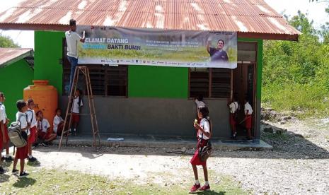 PT Bank Tabungan Negara (Persero) Tbk bersama 10 Relawan Bakti BUMN bersiap mendukung program Pemerintah yakni tekan stunting melalui terjun langsung ke daerah dengan angka stunting tinggi di Desa Kolbano, Timor Tengah Selatan, Nusa Tenggara Timur. Adapun, kegiatan tersebut merupakan inisiasi dari Kementerian BUMN melalui program Relawan Bakti BUMN yang digelar serentak pada 7-10 Maret 2023. 