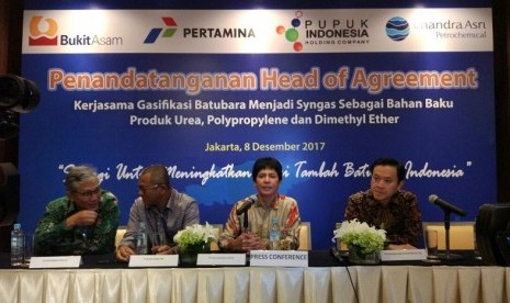 PT Bukit Asam Tbk menggandeng PT Pertamina (Persero), PT Pupuk Indonesia (Persero) dan PT Chandra Asri Petrochemical Tbk untuk melakukan hilirisasi batubara dengan menggunakan teknologi gasifikasi, Jumat (8/12). 