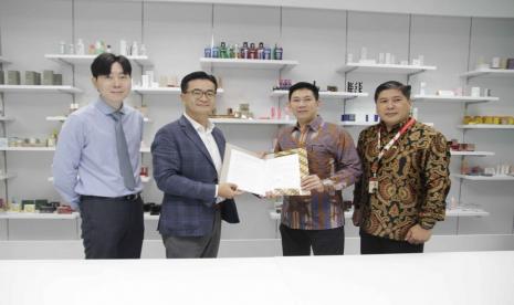 PT Catur Sentosa Adiprana Tbk melalui entitas anak PT Catur Sentosa Anugerah menandatangani perjanjian Kerjasama dengan PT COSMAX Indonesia terkait hak distribusi exclusive dan pemegang hak atas merek iLikeMyself, salah satu produk COSMAX Indonesia. Dengan ditandatangani kerja sama tersebut, Catur Sentosa Anugerah akan mendistribusikan satu brand dengan lima varian (Stock Keeping Unit/ SKU) produk perawatan kulit (skincare). 