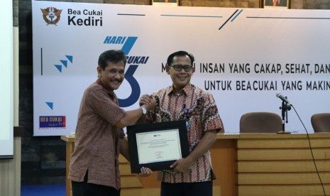 PT Gudang Garam Tbk. memberikan apresiasi Bea Cukai Kediri 