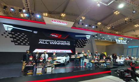 PT Honda Prospect Motor (HPM) mengumumkan jajaran pemenang dari kompetisi Honda Racing Simulator Championship 2 (HRSC) yang berlangsung secara sengit dalam total enam seri. HRSC 2 memunculkan total semobilan juara dari kelas Master, Rising Star dan Rookie setelah seri terakhir selesai digelar pada 6 November 2021 lalu di sirkuit virtual Suzuka.