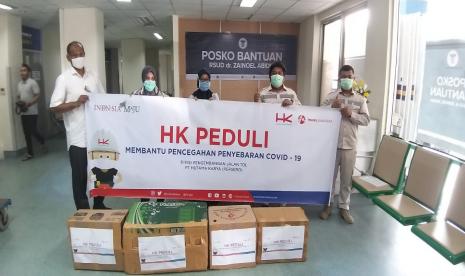  PT Hutama Karya (Persero) (Hutama Karya) menyerahkan bantuan APD sesuai standar ke beberapa rumah sakit untuk penanganan Corona. Puluhan set APD lengkap dan juga ratusan kotak masker kesehatan disalurkan Hutama Karya ke Rumah Sakit Umum Daerah (RSUD) Pasar Rebo, Rumah Sakit Umum Pusat (RSUP) Persahabatan dan Rumah Sakit Bhayangkara TK. I R Said Sukanto, pada Kamis (9/2).