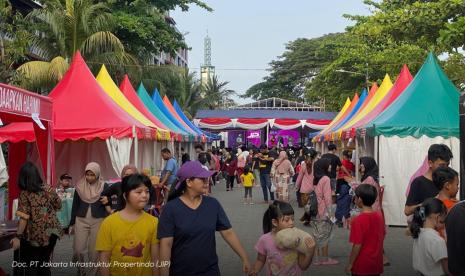 PT Jakarta Infrastruktur Propertindo (JIP) menghelat Pagelaran Seni Budaya dan Bazar UMKM di Rusunawa Griya Tipar Cakung, Jakarta Timur.