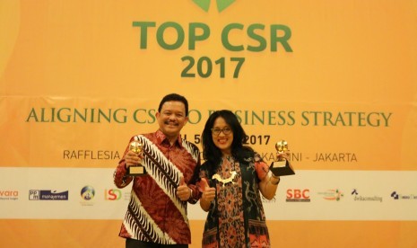 PT Japfa Comfeed Indonesia Tbk (Japfa) mendapatkan dua penghargaan sebagai Top CSR 2017 on Agribisnis Sector untuk program kegiatan investasi sosial perusahaan dan Top Leader on CSR Commitment untuk CEO Japfa, Handojo Santosa. 