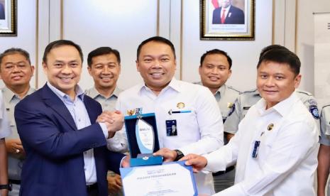 PT Jasa Raharja berhasil meraih penghargaan AKHLAK Award 2022 untuk kategori Indeks Implementasi Cluster Jasa Asuransi dan Dana Pensiun.