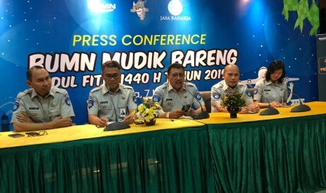 PT Jasa Raharja mengadakan konferensi pers BUMN Mudik Bareng 2019 di Gedung Nyi Ageng Serang, Jakarta, Selasa (7/5).