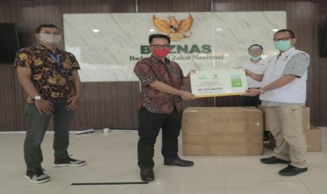 PT Julong Indonesia bersama Gentala Institute menggandeng Badan Amil Zakat Nasional (Baznas) dalam membantu penanganan Covid-19 di Indonesia. Kerja sama ini dilaksanakan dalam bentuk penyaluran bantuan berupa empat unit alat ventilator ICU senilai total Rp 1.266.496.000 yang diserahkan secara bertahap.