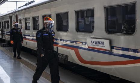 PT Kereta Api Indonesia telah beroperasi reguler dengan menerapkan protokol kesehatan dan peraturan physical distancing.