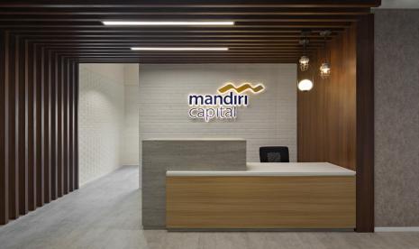 PT Mandiri Capital Indonesia meraih penghargaan Bisnis Indonesia Award 2022 khusus kategori Excellent Investment Company in Digital Ecosystem. Adapun penghargaan ini diberikan kepada MCI karena mampu merealisasikan komitmen untuk mendorong inisiatif inovasi, sehingga mampu berkontribusi signifikan bagi ekosistem digital di Tanah Air.