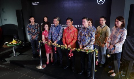 PT Mercedes-Benz Distribution Indonesia melakukan pembukaan dealer baru di Makassar, Sulawesi Selatan. 