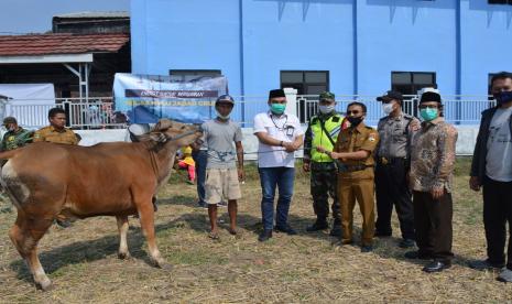 PT Migas Hulu Jabar (MUJ) Grup memaknai Idul Adha 1441 Hijriah dengan memberikan bantuan 20 ekor sapi kurban yang bisa diterima kepada penerima manfaat di beberapa wilayah Jawa Barat.