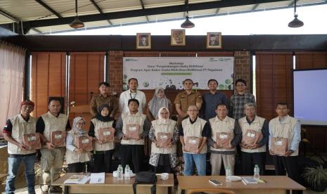 PT Pegadaian terus berkomitmen mendukung penguatan ekonomi lokal dengan meningkatkan kapasitas Badan Usaha Milik Desa (BUMDes) di Kabupaten Sumedang. Kegiatan ini telah berhasil terselenggara di Sapphire City Park Sumedang selama empat hari yang terbagi menjadi dua batch. 