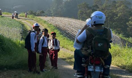 PT Permodalan Nasional Madani (PNM) sebagai PIC untuk wilayah Dusun Butuh, Kabupaten Magelang, Jawa Tengah bersama pesera Relawan Bakti BUMN akan memberikan bantuan pelatihan berupa pemanenan sayur, sertifikasi drone dan pelatihan kepada nasabah Mekaar didampingi oleh para relawan terkait dengan pengolahan sampah & pembelajaran terkait penggunaan alat pencacah sampah, serta tata kelola keuangan sederhana (BRILINK).