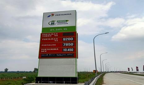 PT Pertamina Patra Niaga, selaku Sub Holding Commercial & Trading PT Pertamina (Persero) terus melakukan percepatan komitmen dan kontribusi transisi energi di sisi hilir dengan memperkenalkan 76 Green Energy Station (GES). Ke-76 GES ini tersebar di beberapa wilayah, diantaranya 3 titik di Lampung, 43 titik di Banten, DKI Jakarta dan Jawa Barat, 13 titik di Jawa Tengah dan DI Yogyakarta, serta 17 titik di Jawa Timur.