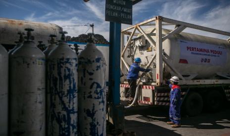 PT Pertamina (Persero) terus membantu Pemerintah untuk mempercepat penanganan Covid-19 dengan pendistribusian oksigen di beberapa wilayah yang tersebar di Indonesia.