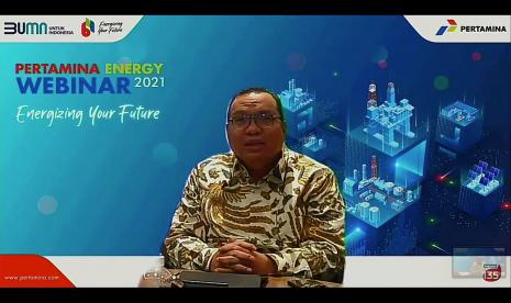 Direktur Strategi, Portfolio dan Pengembangan Usaha Pertamina Iman Rachman saat memberikan sambutan sekaligus membuka acara Pertamina Energy Webinar 2021 yang diselenggarakan secara daring. Selasa (7/12/2021).