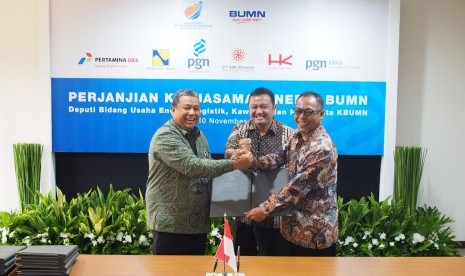 PT Perusahaan Gas Negara (Persero) Tbk (PGN) menandatangani lima perjanjian kerja sama dengan empat BUMN sekaligus, yakni Perum Jasa Titta II, PT Energy Management Indonesia, PT Pertamina (Persero), dan PT Hutama Karya (Persero). 