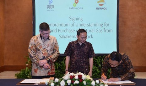 PT Perusahaan Gas Negara Tbk (PGN) menandatangani Nota Kesepahaman (Memorandum of Understanding) Penjualan dan Pembelian Gas Bumi dengan Talisman Sakakemang B.V. afiliasi dari Repsol Group (