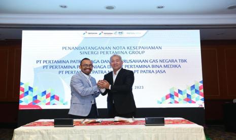 PT Perusahaan Gas Negara Tbk (PGN) Tbk selaku Subholding Gas Pertamina dan PT Pertamina Patra Niaga (PPN) berkolaborasi untuk menjaga keberlangsungan usaha melalui Sinergi Marketing Produk Compressed Natural Gas (CNG), Liquiefied Natural Gas (LNG) dan Bahan Bakar Minyak (BBM), serta penggunaan fasilitas produk. Sinergi diresmikan melalui penandatanganan Memorandum of Understanding (MOU) oleh Direktur Utama PGN, Arief Setiawan Handoko dan Direktur Utama PPN, Riva Siahaan, (11/12/2023) di Jakarta. 