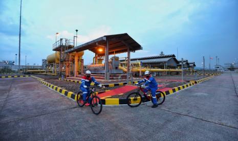 PT PGN Tbk sebagai Subholding Gas Pertamina siap menjaga kehandalan dan penyaluran gas maupun LNG selama libur Natal 2022 dan Tahun Baru 2023 (Ilustrasi). Mengawali optimisme kinerja 2023, PT PGN Tbk sebagai Subholding Gas Pertamina menambah penyaluran gas bumi ke tiga industri menggunakan jaringan pipa gas bumi di Karawang, Jawa Barat. 